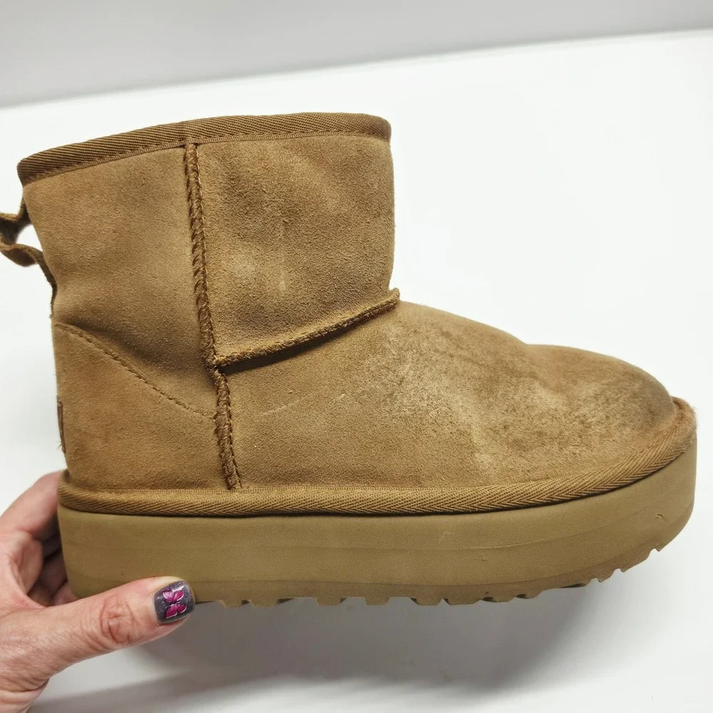 UGG Classic Mini Platform Kids Size 3 Chestnut Suede Boots 1143700K